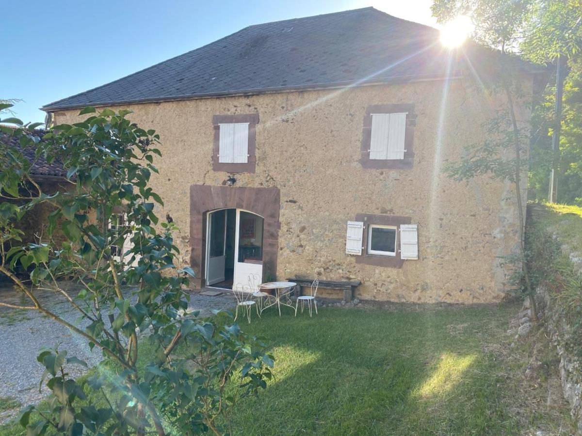 Gite Guiroya Saint-Jean-le-Vieux  Dış mekan fotoğraf
